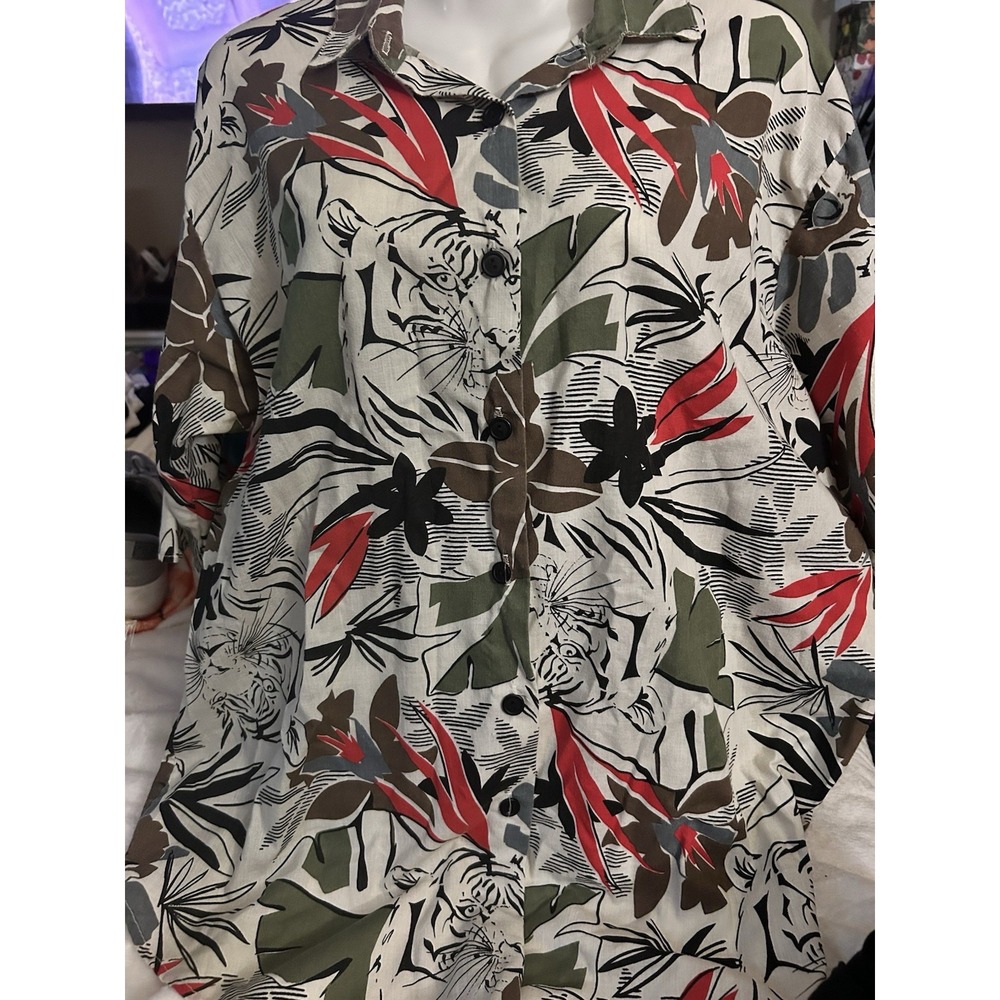 Live It Up Shirt 20W Women's Tiger And‎ Leaf Print